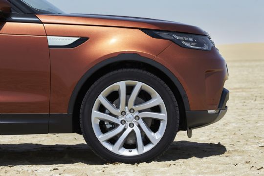 Land Rover Discovery 3.0 TDV6 Auto HSE; a cara da riqueza!